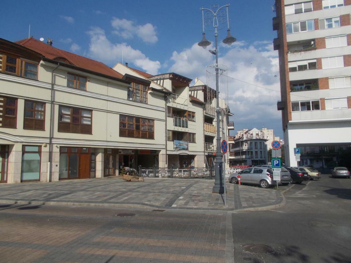 Отель Retron Szinva-Lux Мишкольц Экстерьер фото